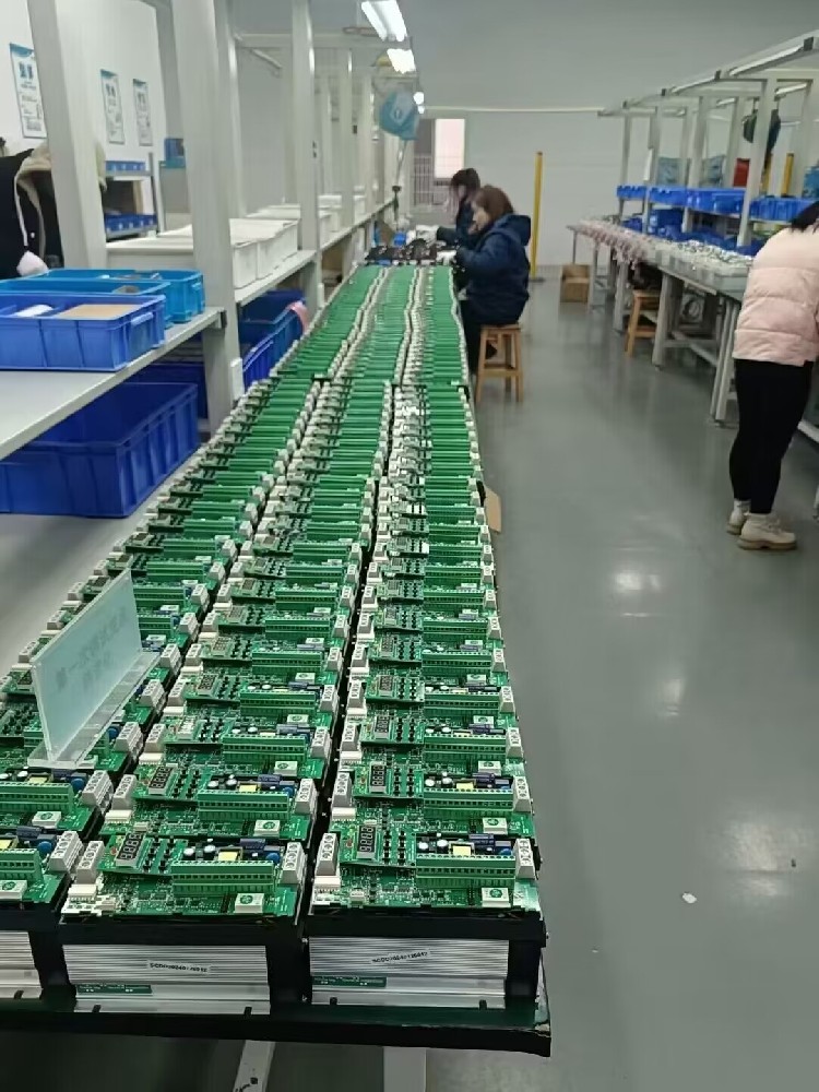 电力调解器在运行时最大电流逐步降低是为什么？？